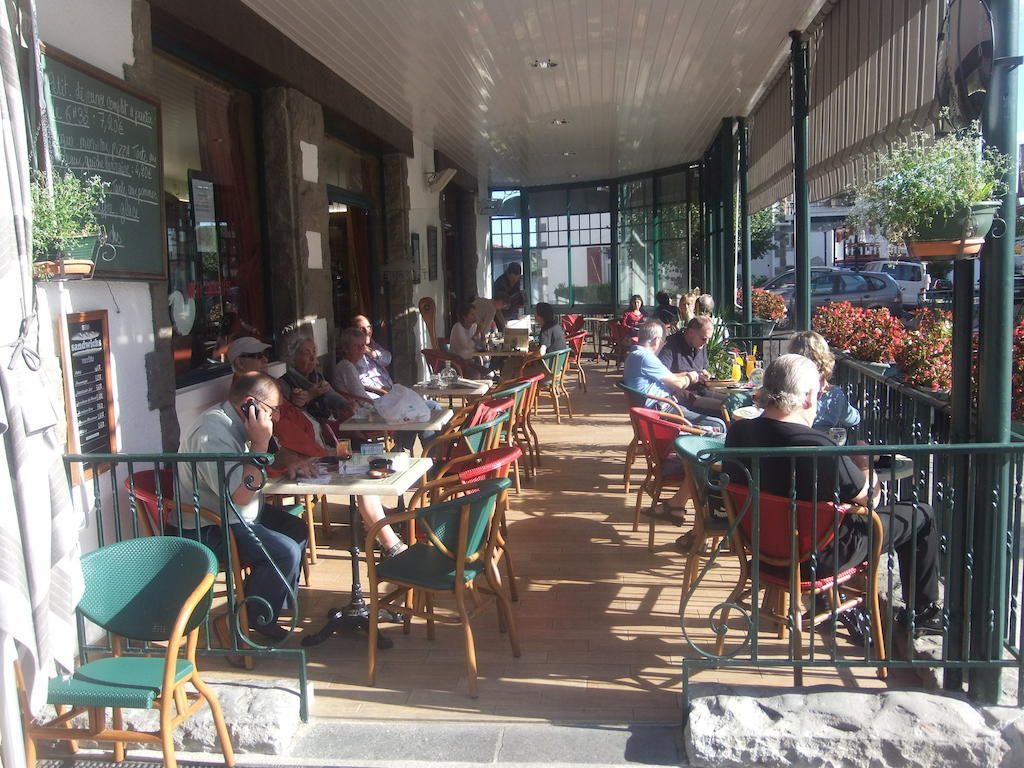 Hotel-Cafe Du Trinquet Cambo-les-Bains Eksteriør bilde