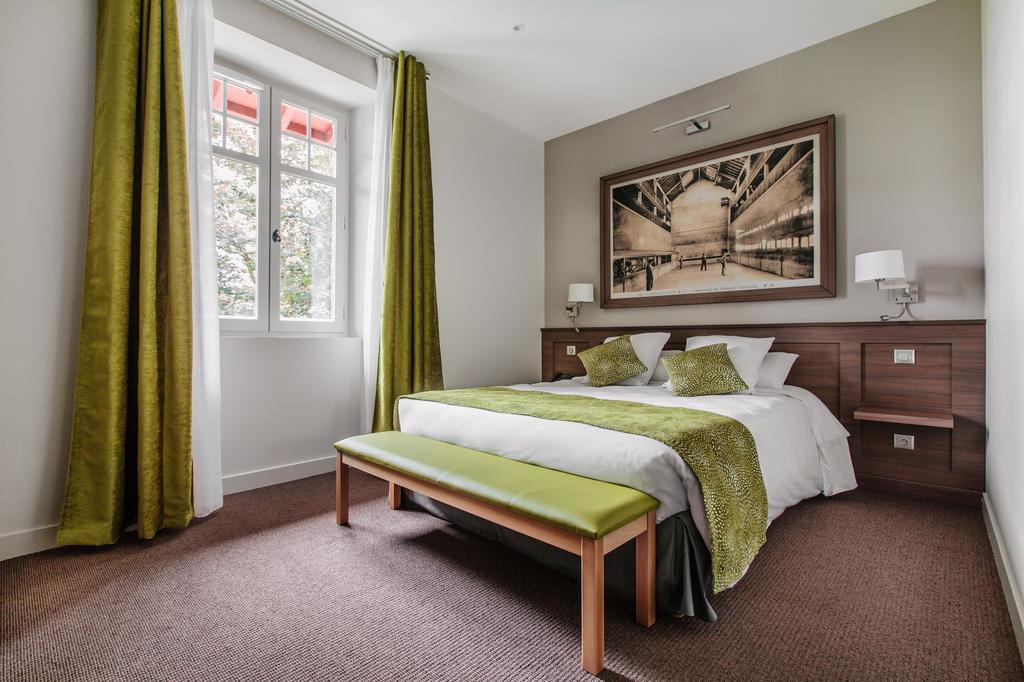 Hotel-Cafe Du Trinquet Cambo-les-Bains Eksteriør bilde