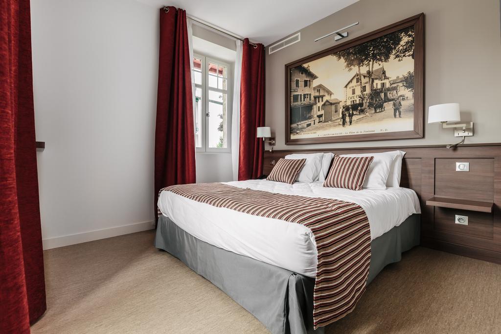 Hotel-Cafe Du Trinquet Cambo-les-Bains Eksteriør bilde