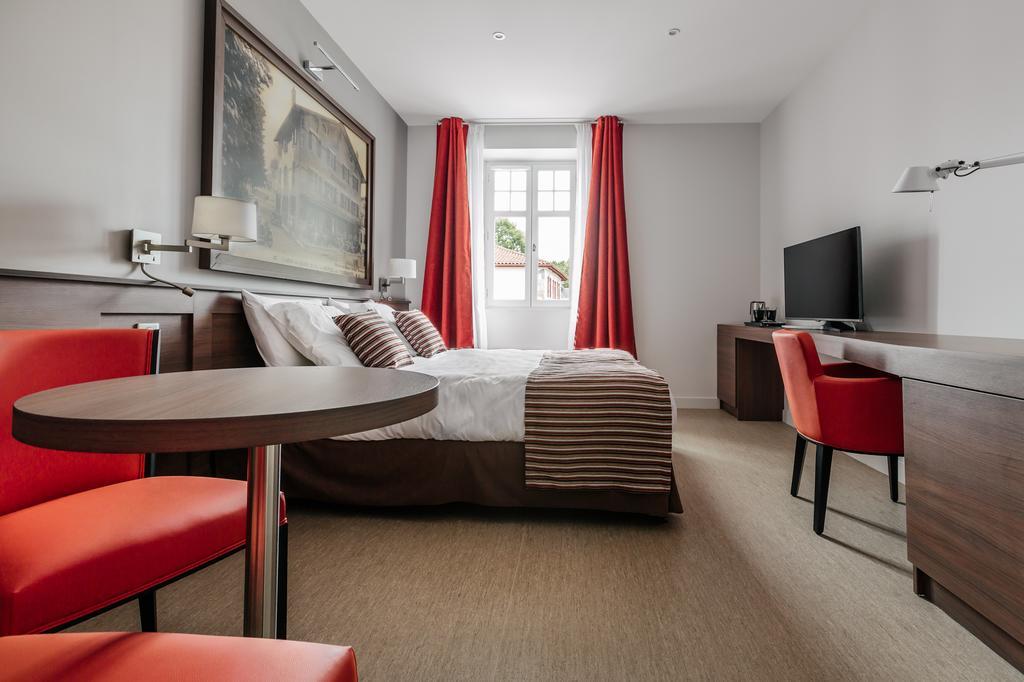 Hotel-Cafe Du Trinquet Cambo-les-Bains Eksteriør bilde