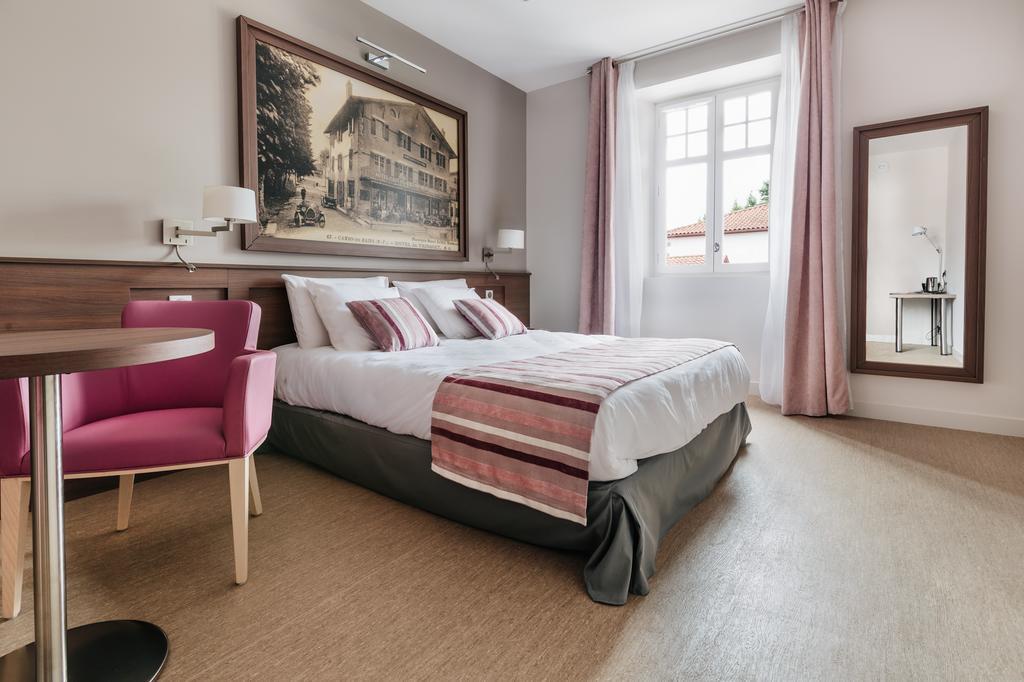 Hotel-Cafe Du Trinquet Cambo-les-Bains Eksteriør bilde