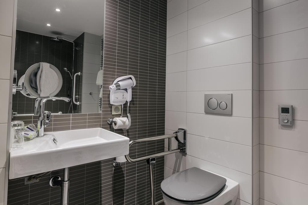 Hotel-Cafe Du Trinquet Cambo-les-Bains Eksteriør bilde